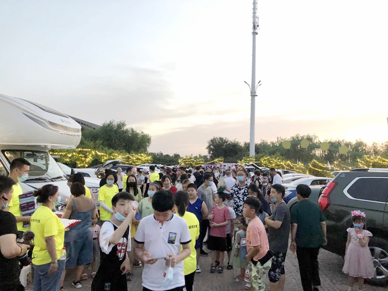 夏令營挑戰地攤經濟，覽眾房車不一樣的活動