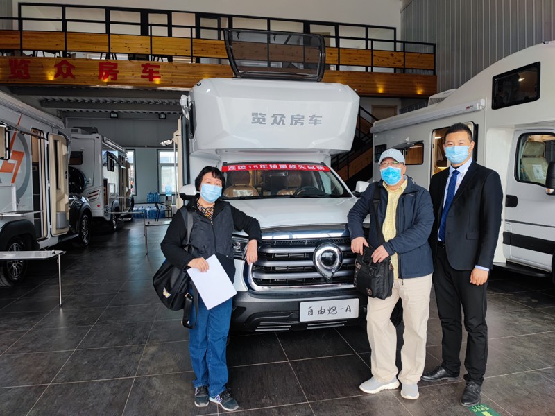 炮營集合，連看自由炮房車