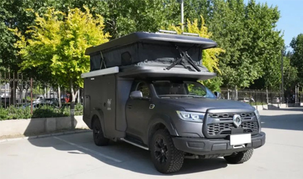 2.0T+四驅(qū)，高僅2.2米，能入地庫，這款硬核升頂房車你愛了嗎？